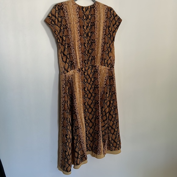🎈3/$25🎈EUC Joie Bethwyn Snakeskin Wrap Dress - Picture 9 of 10